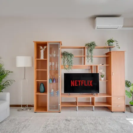 Borderless - Patio Privato, Netflix E Garage Box