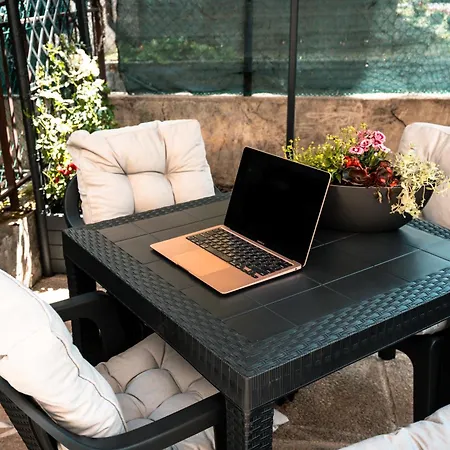 Ballerina - Patio Wi-fi Garage Box *