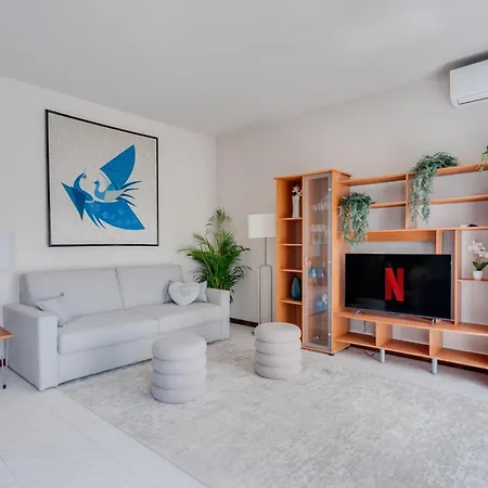Borderless - Patio Privato, Netflix E Garage Box * Gorizia