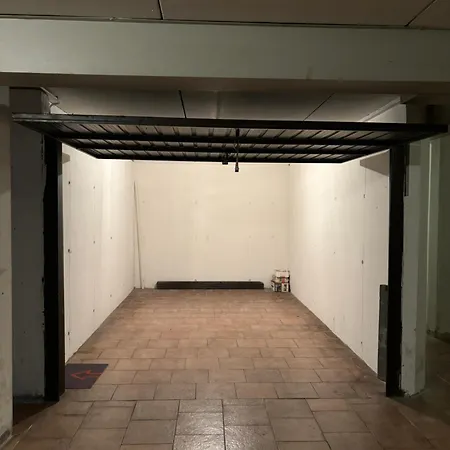 Ballerina - Patio Wi-fi Garage Box شقة